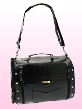 Spencer Pet Carrier - A fabulous bag for both men and women who want to carry their pet this season! As well as being your own perfect accessory, this bag is also a very stylish, yet practical pet carrier. Unlike ordinary bags, the Spencer Pet Carrier is specifically designed to be a pet carrier, and can be used in sever...
