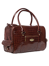 Santa Monica Pet Carrier - One of our favourite and elegant pet carriers! The Santa Monica Carrier is especially designed to help you look fabulous and make your pet's journey as comfortable and as safe as possible. It has two mesh windows at either end of the bag to provide ventilation and make it possible for your pet to ta...